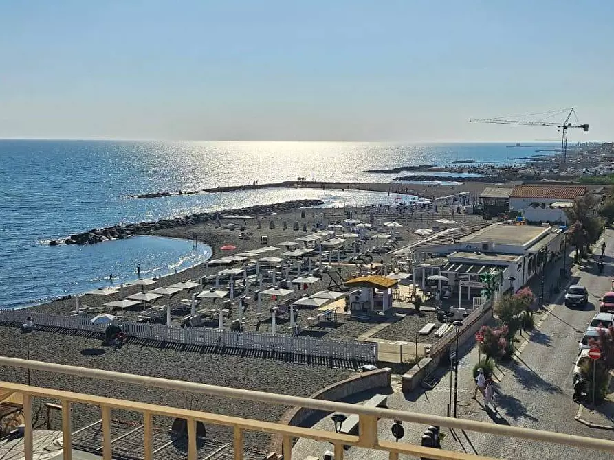 Immagine 47 di Appartamento in vendita  in Lungomare Regina Elena 108 a Ladispoli