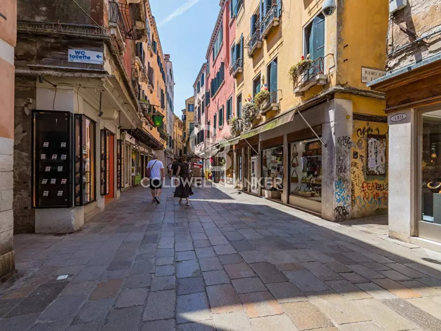Immagine 31 di Appartamento in vendita  in San Polo - Ruga Vecchia San Giovanni a Venezia