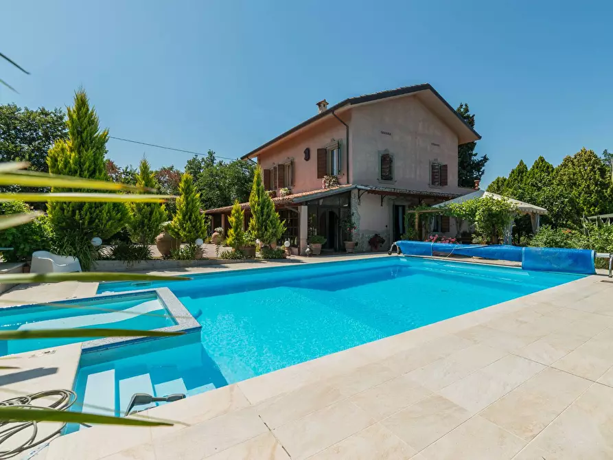 Immagine 4 di Villa in vendita  in Via Castello a Montelabbate