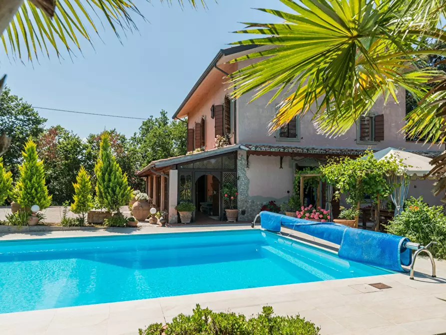 Immagine 5 di Villa in vendita  in Via Castello a Montelabbate