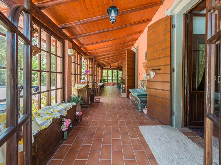 Immagine 15 di Villa in vendita  in Via Castello a Montelabbate
