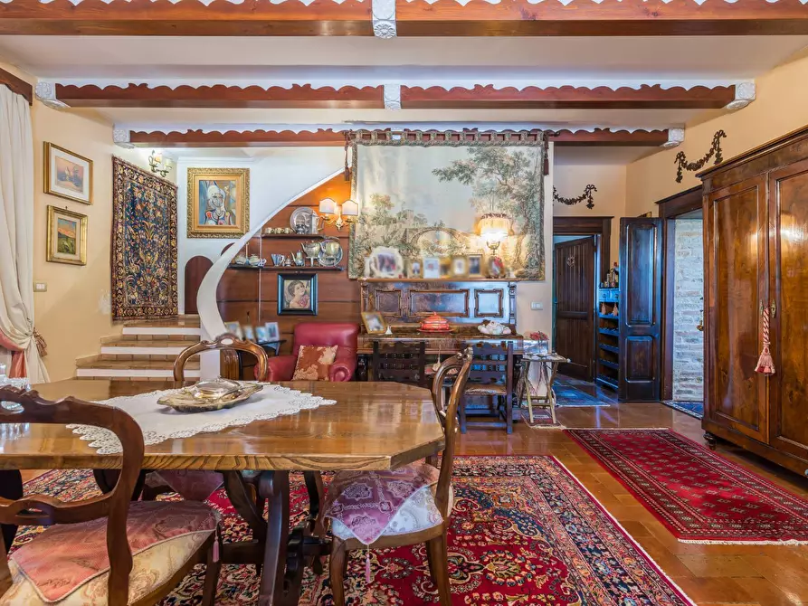 Immagine 20 di Villa in vendita  in Via Castello a Montelabbate