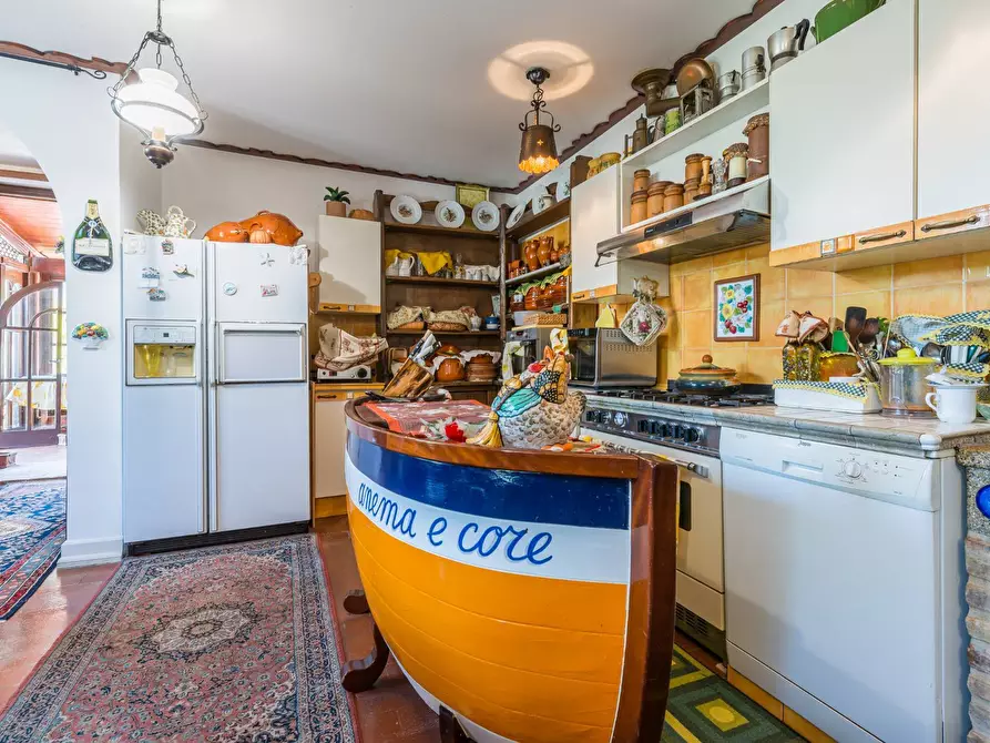 Immagine 17 di Villa in vendita  in Via Castello a Montelabbate