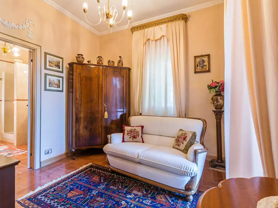 Immagine 27 di Villa in vendita  in Via Castello a Montelabbate