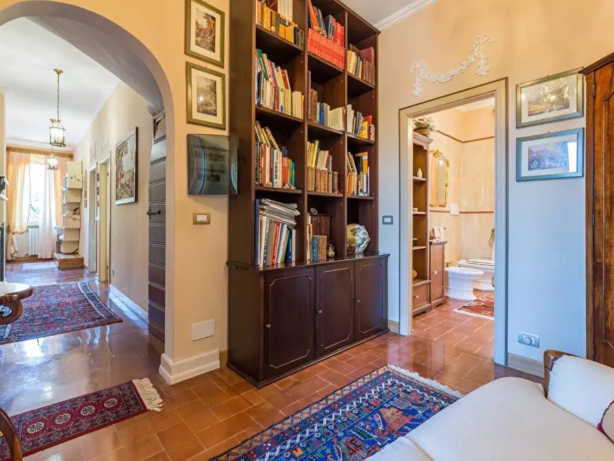 Immagine 28 di Villa in vendita  in Via Castello a Montelabbate