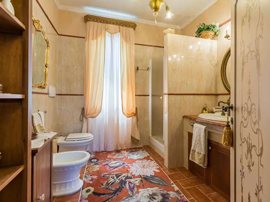 Immagine 29 di Villa in vendita  in Via Castello a Montelabbate