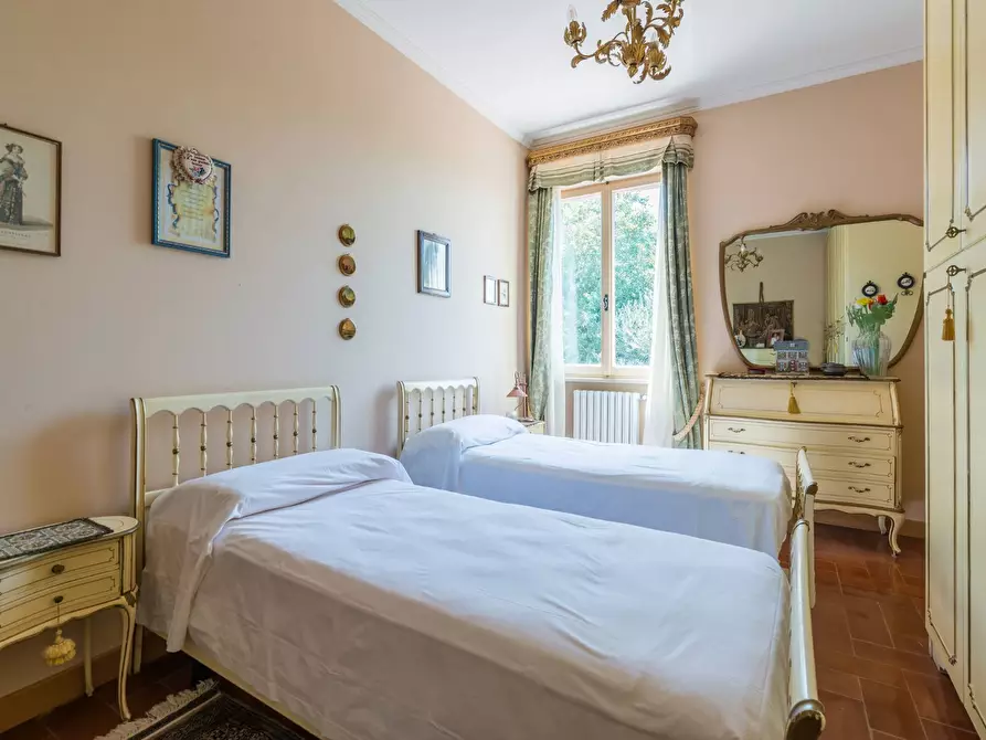 Immagine 32 di Villa in vendita  in Via Castello a Montelabbate