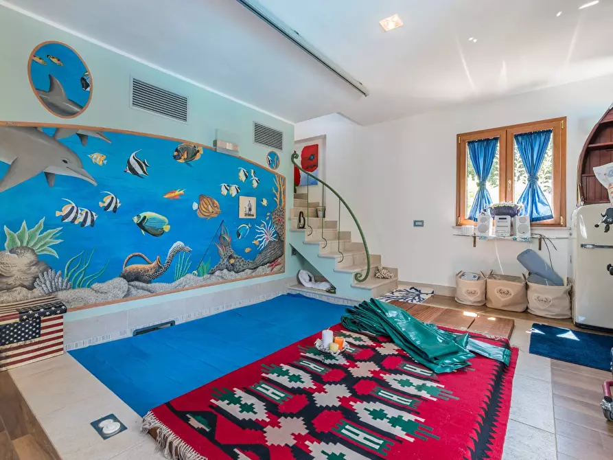 Immagine 40 di Villa in vendita  in Via Castello a Montelabbate