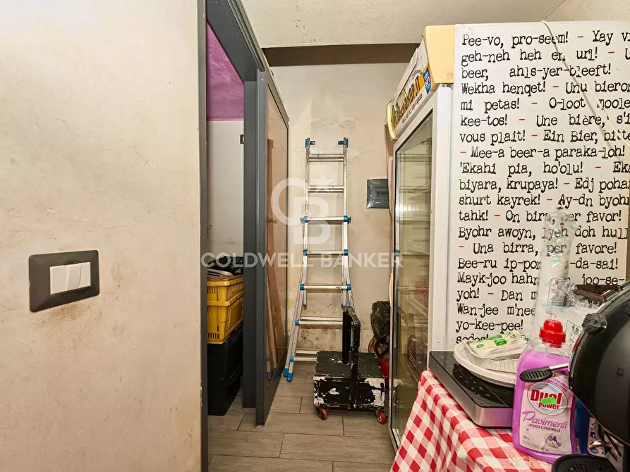 Immagine 10 di Attività commerciale in vendita  in Viale dei Tritoni 52 a Tarquinia