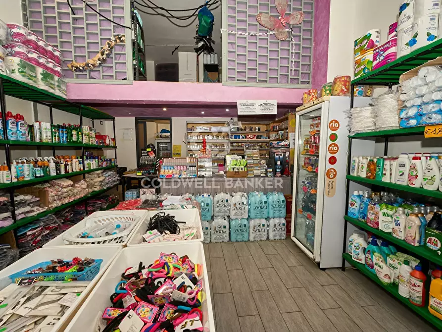 Immagine 1 di Attività commerciale in vendita  in Viale dei Tritoni 52 a Tarquinia