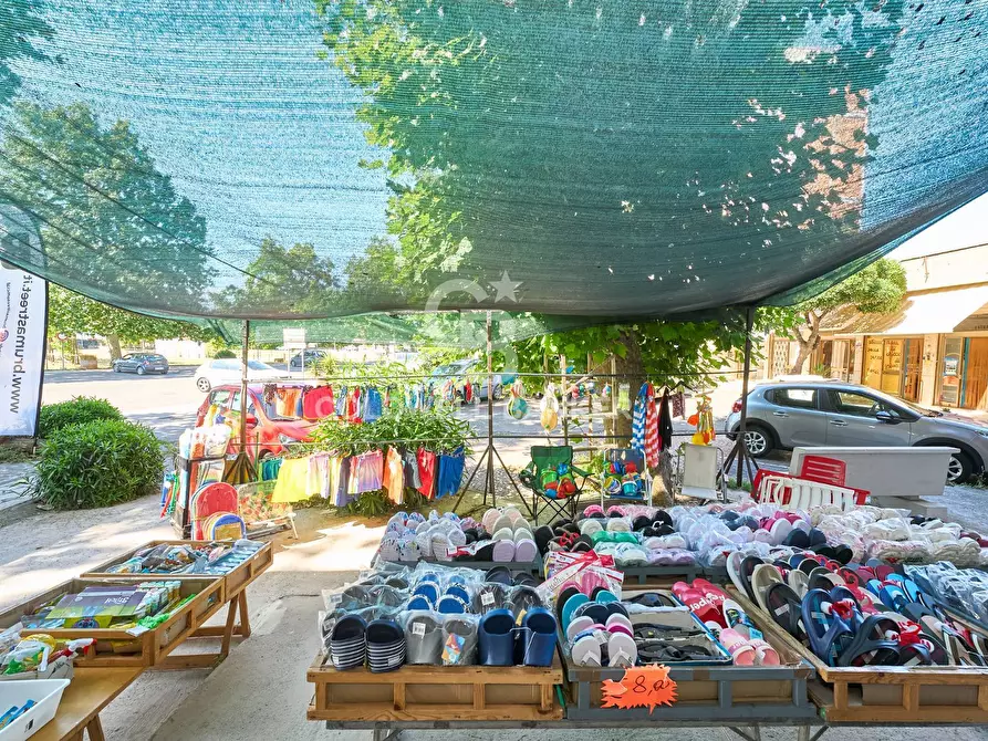 Immagine 15 di Attività commerciale in vendita  in Viale dei Tritoni 52 a Tarquinia