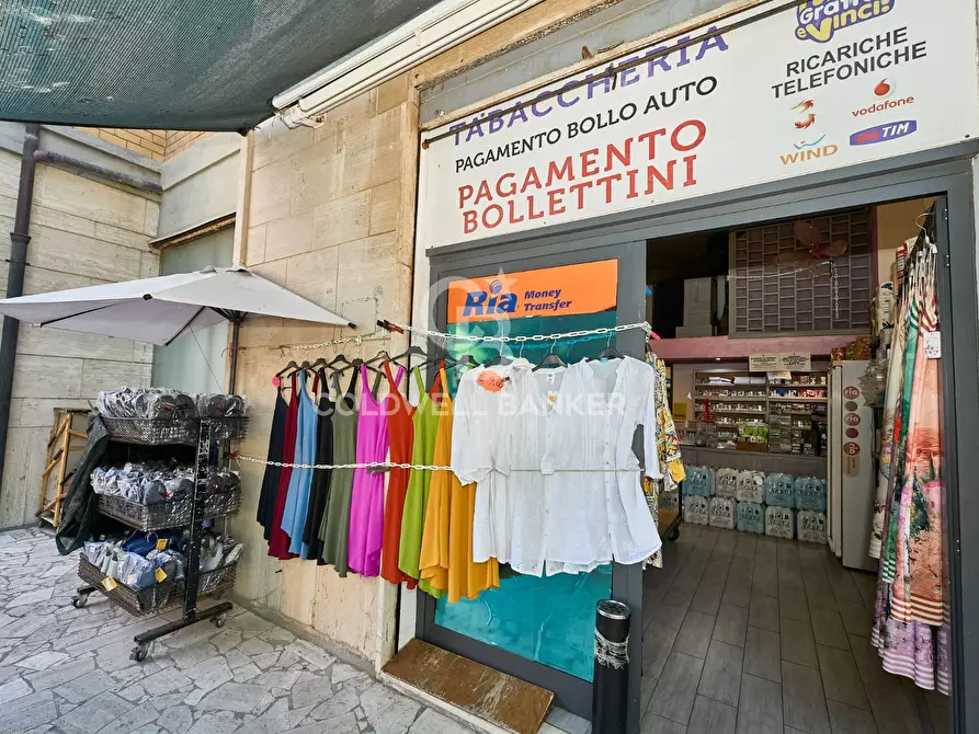 Immagine 12 di Attività commerciale in vendita  in Viale dei Tritoni 52 a Tarquinia