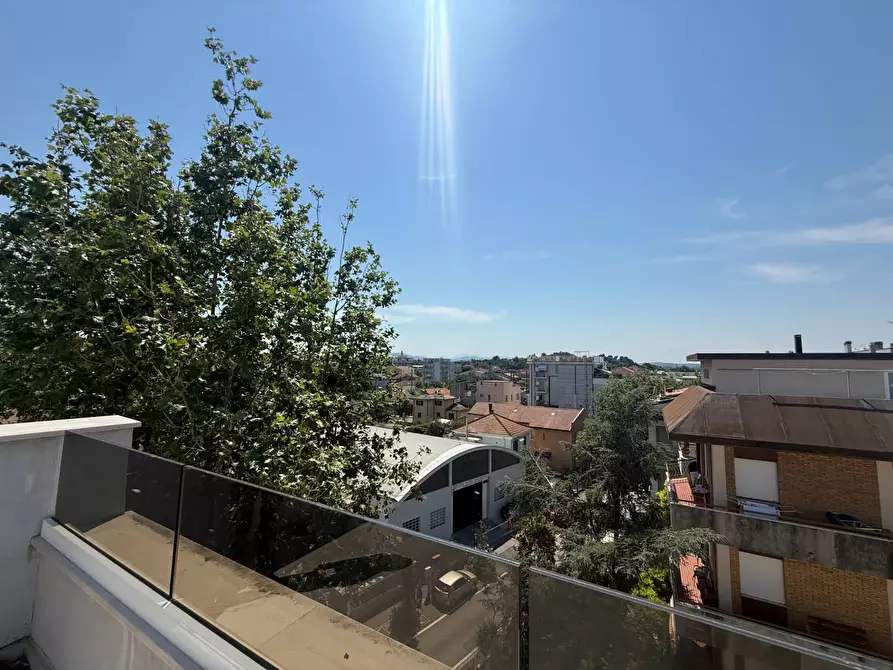 Immagine 19 di Attico in vendita  in Via Fiume a Cattolica