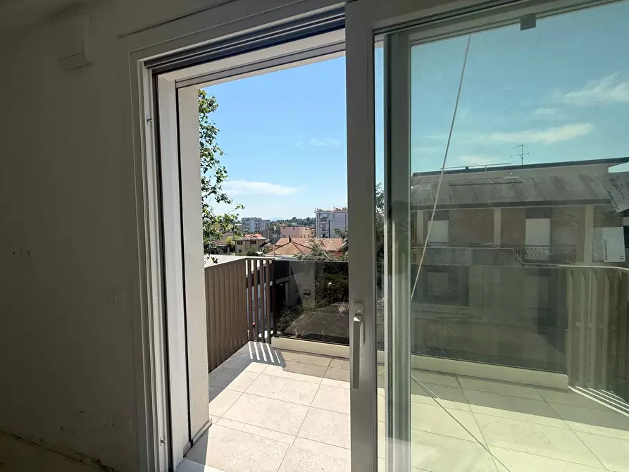 Immagine 37 di Attico in vendita  in Via Fiume a Cattolica