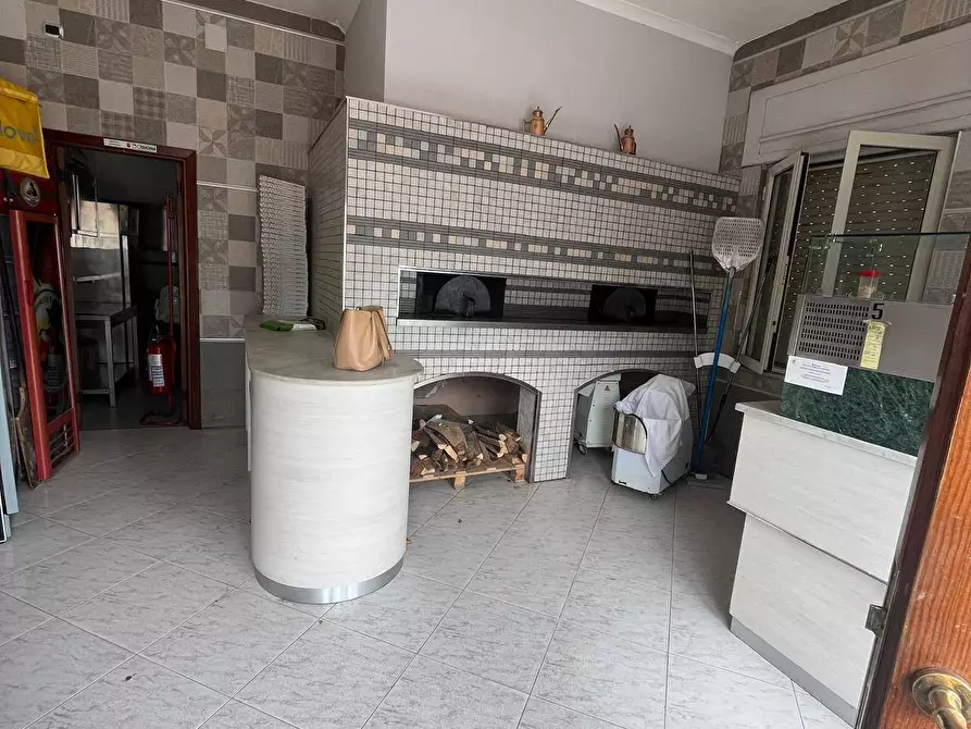 Immagine 4 di Attività commerciale in affitto  in via palmiro togliatti a San Giorgio A Cremano