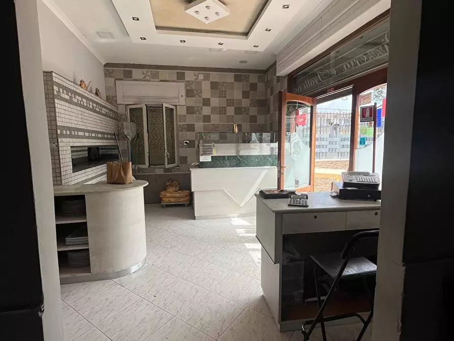 Immagine 3 di Attività commerciale in affitto  in via palmiro togliatti a San Giorgio A Cremano