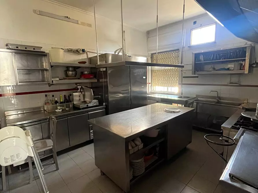 Immagine 5 di Attività commerciale in affitto  in via palmiro togliatti a San Giorgio A Cremano