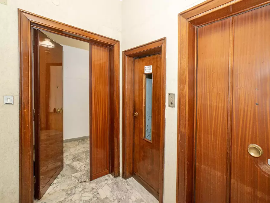 Immagine 8 di Appartamento in vendita  in Via Pasquale Revoltella 92 a Roma