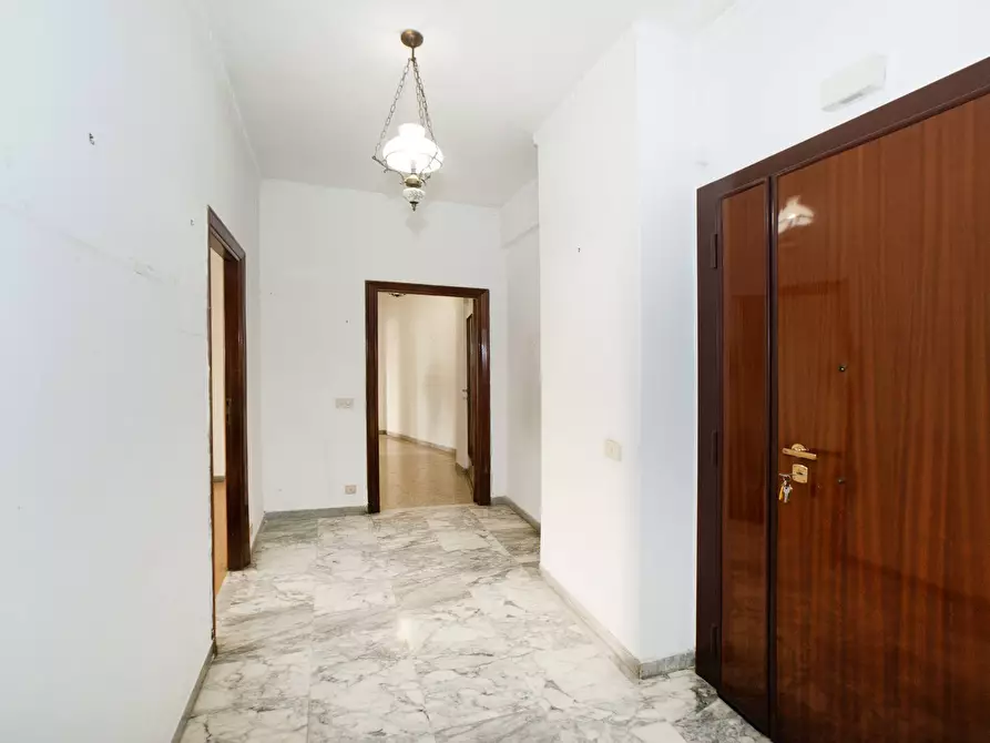 Immagine 9 di Appartamento in vendita  in Via Pasquale Revoltella 92 a Roma