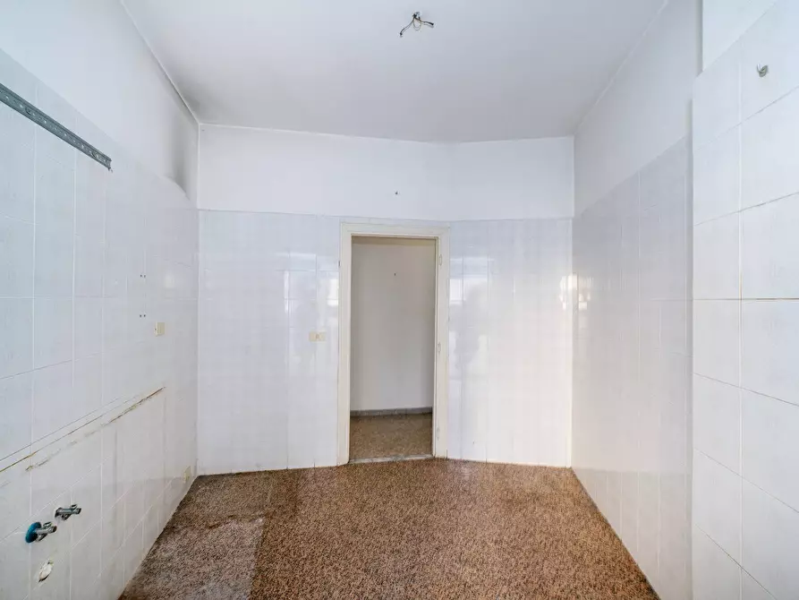 Immagine 17 di Appartamento in vendita  in Via Pasquale Revoltella 92 a Roma