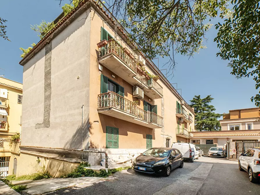 Immagine 6 di Appartamento in vendita  in Via Corleto Perticara 11 a Roma
