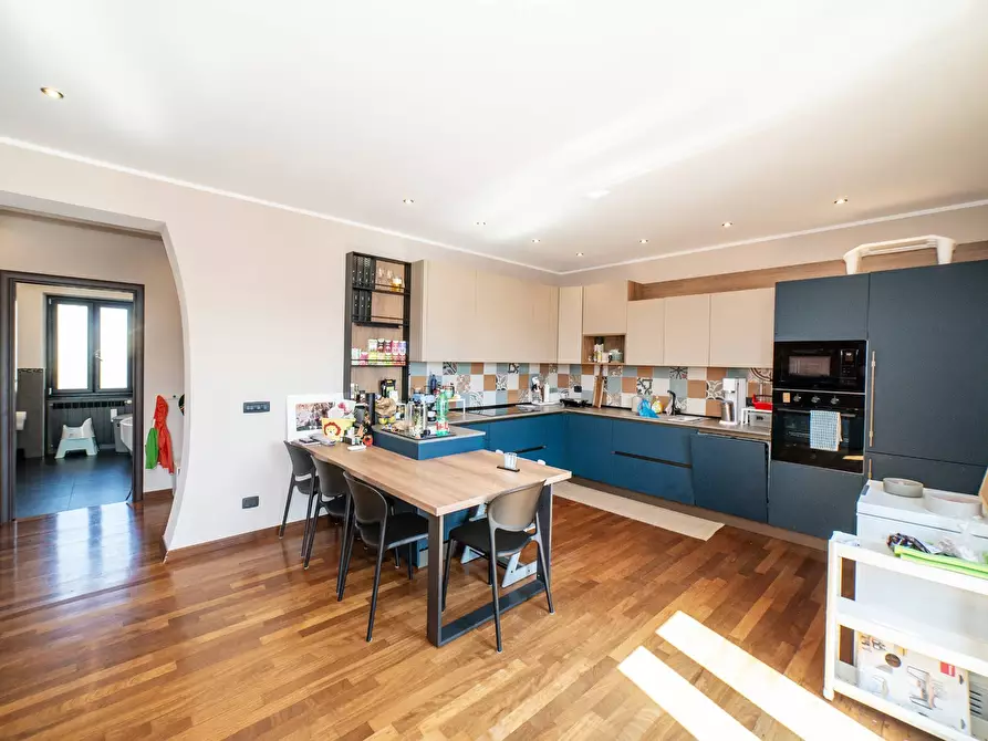 Immagine 5 di Appartamento in vendita  in Via Corleto Perticara 11 a Roma