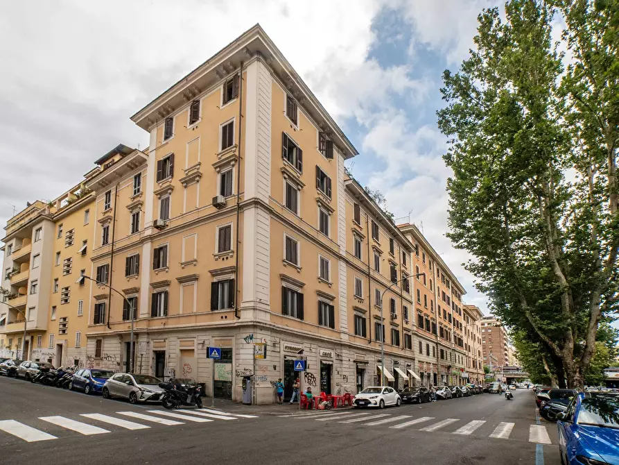Immagine 1 di Appartamento in vendita  in Via Matteo Ricci 8 a Roma