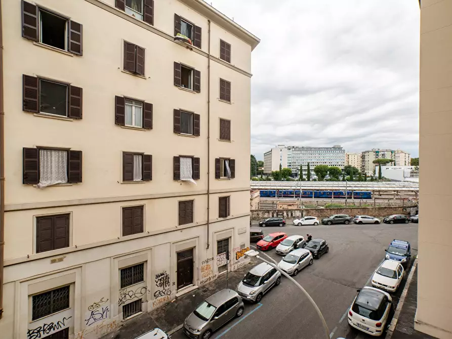 Immagine 2 di Appartamento in vendita  in Via Matteo Ricci 8 a Roma