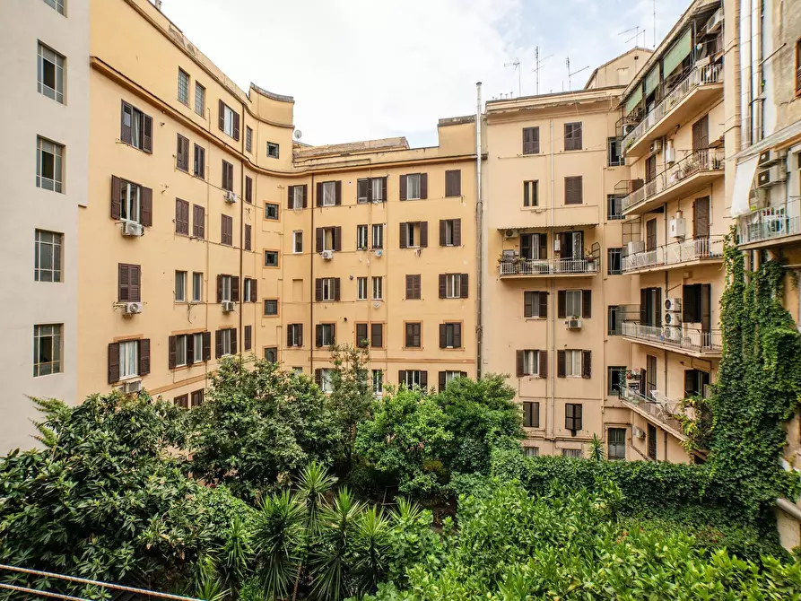 Immagine 4 di Appartamento in vendita  in Via Matteo Ricci 8 a Roma