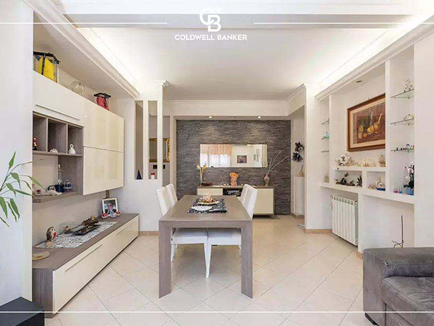 Immagine 1 di Appartamento in vendita  in Via Placanica 45 a Roma