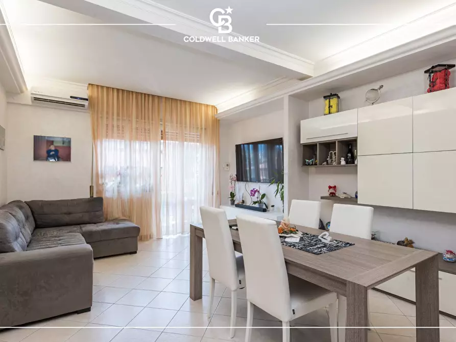 Immagine 2 di Appartamento in vendita  in Via Placanica 45 a Roma