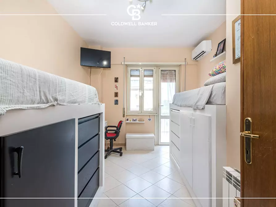 Immagine 13 di Appartamento in vendita  in Via Placanica 45 a Roma