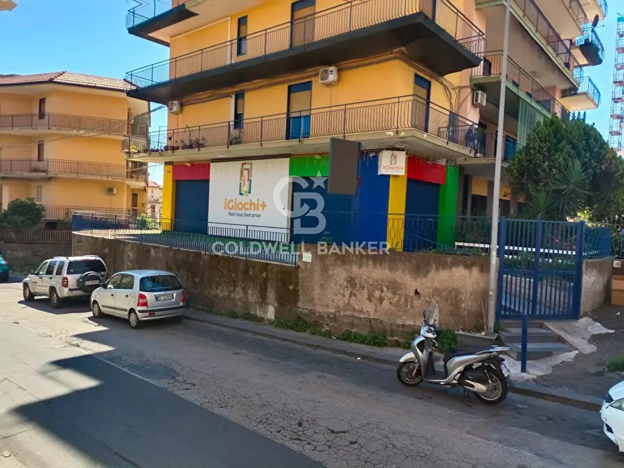 Immagine 2 di Locale commerciale in vendita  in VIA G. VERGA 56 a Acireale