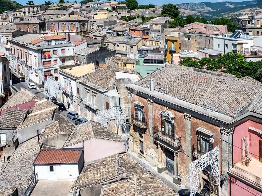 Immagine 52 di Palazzo in vendita  in Via Messina 37 a Buccheri