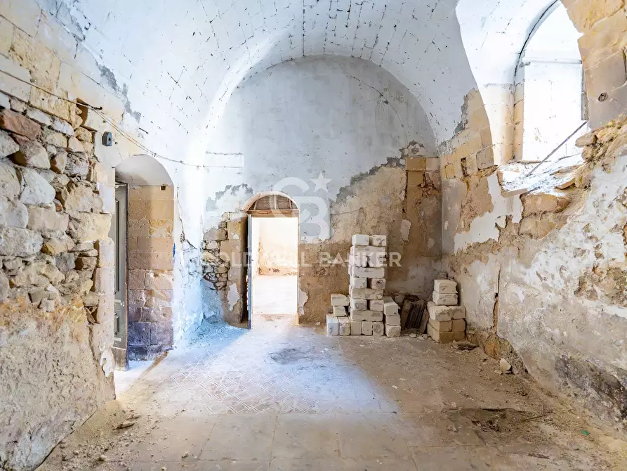 Immagine 44 di Palazzo in vendita  in Via Messina 37 a Buccheri