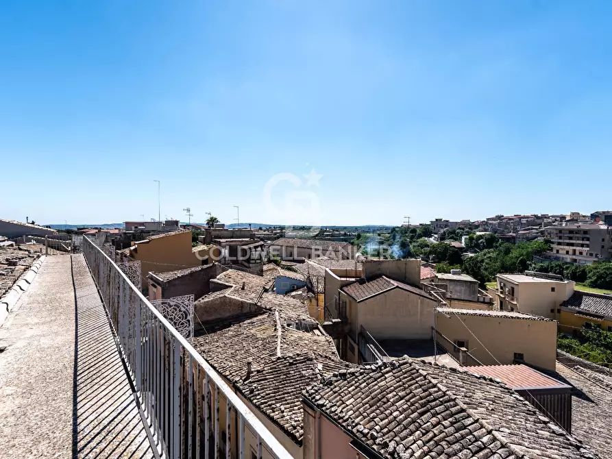 Immagine 51 di Palazzo in vendita  in Via Messina 37 a Buccheri