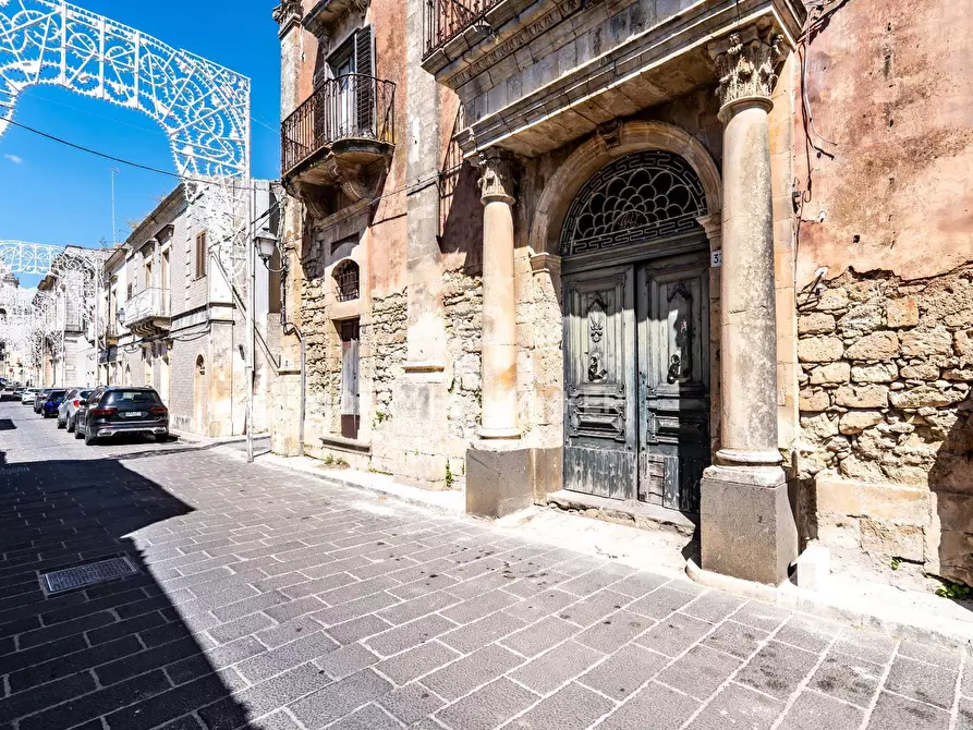 Immagine 54 di Palazzo in vendita  in Via Messina 37 a Buccheri