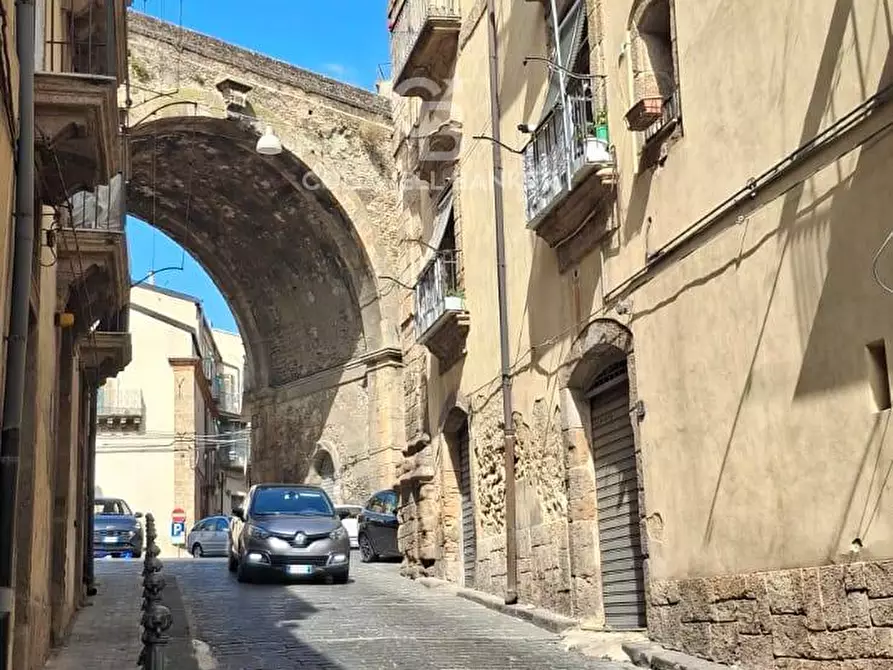 Immagine 8 di Appartamento in vendita  in via San Pietro 7 a Caltagirone