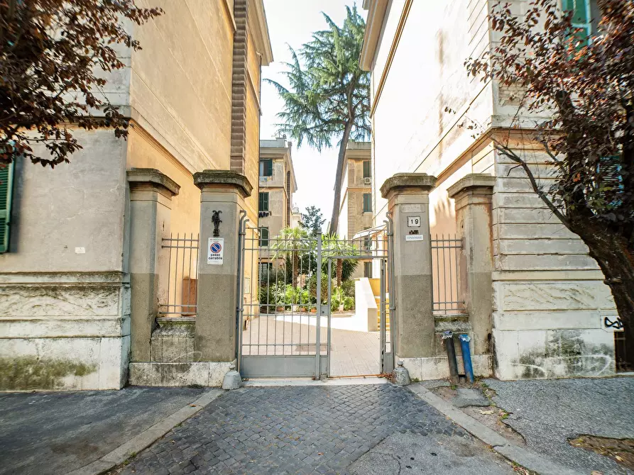 Immagine 15 di Attico in vendita  in Via Galileo Ferraris 19 a Roma