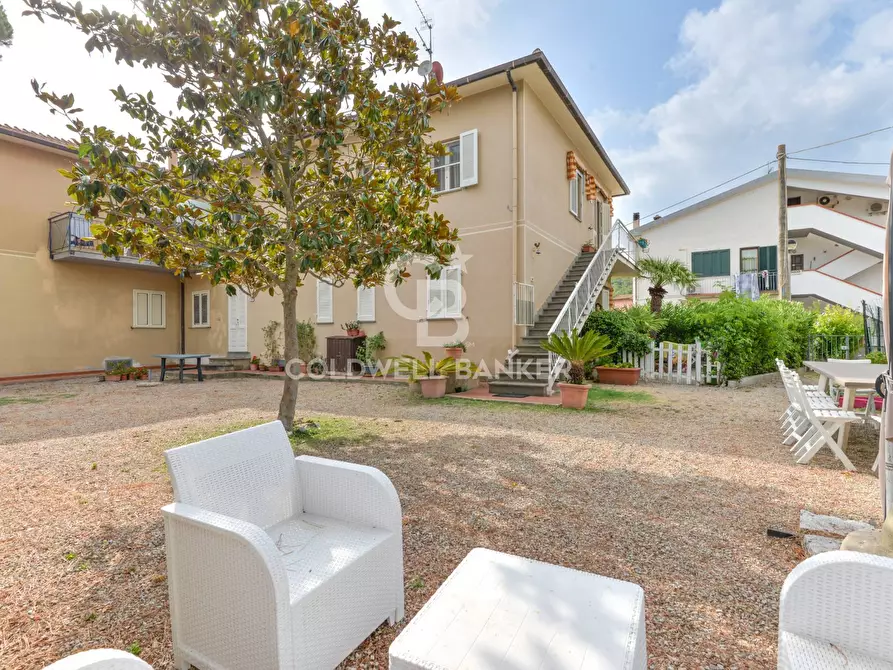 Immagine 4 di Appartamento in vendita  in Viale G. Pietri a Campo Nell'elba