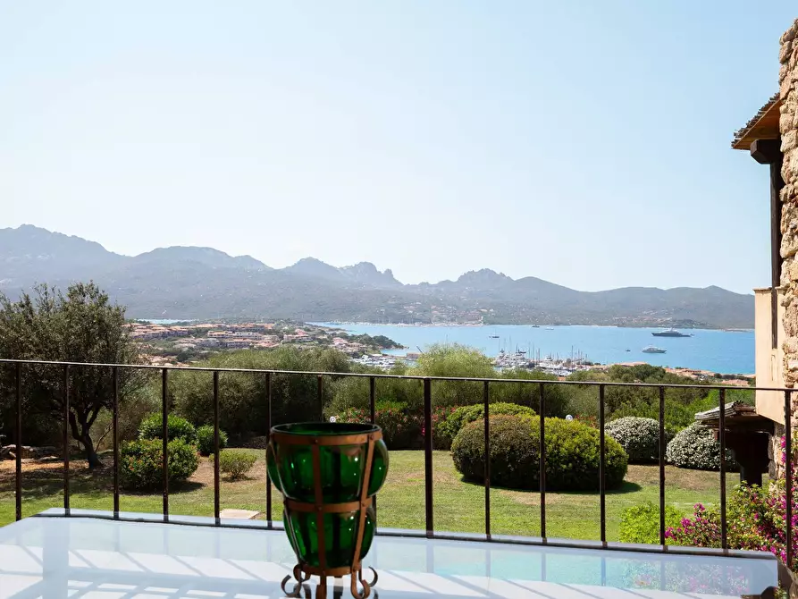 Immagine 1 di Appartamento in vendita  in Porto Rotondo - Il Poggio Punta Lada 22 a Olbia