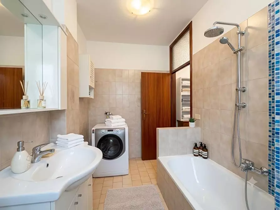 Immagine 9 di Appartamento in vendita  in Viale Maremma 4 a Riccione