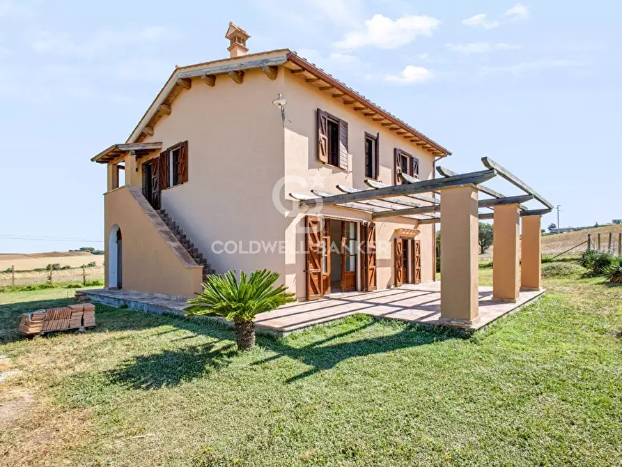 Immagine 1 di Villa in vendita  in Via del Boligname Gramiccia 10 a Tarquinia