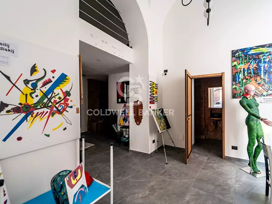 Immagine 10 di Negozio in vendita  in via oberdan 139 a Catania