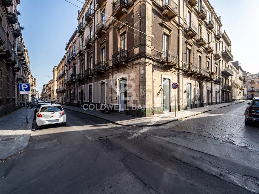Immagine 24 di Negozio in vendita  in via oberdan 139 a Catania
