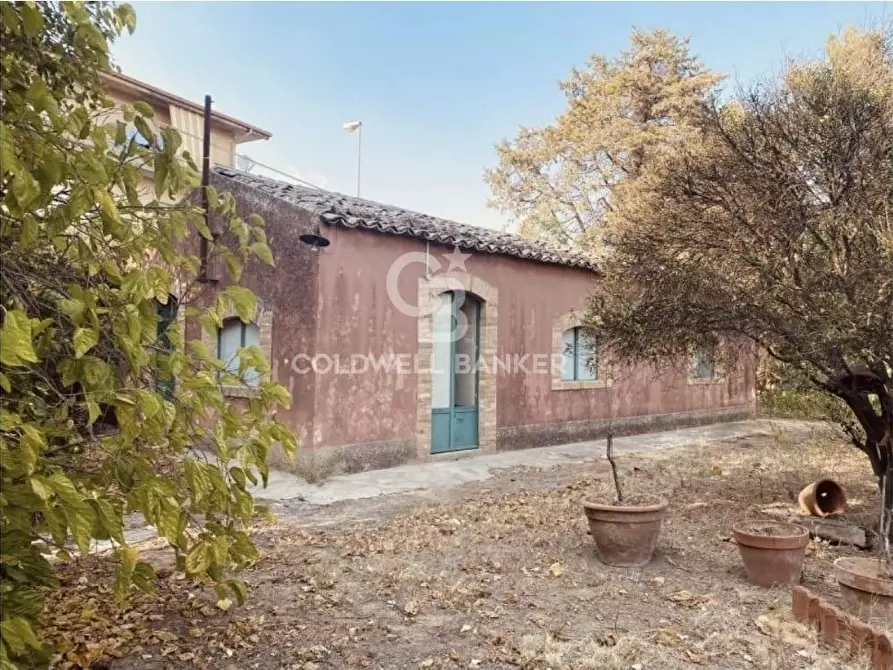 Immagine 3 di Villa in vendita  in Via Madonna della via 194 a Caltagirone