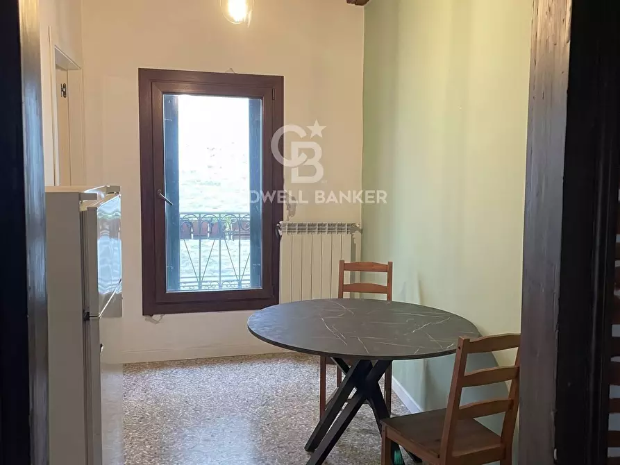 Immagine 3 di Appartamento in vendita  in Calle Paradiso a Venezia