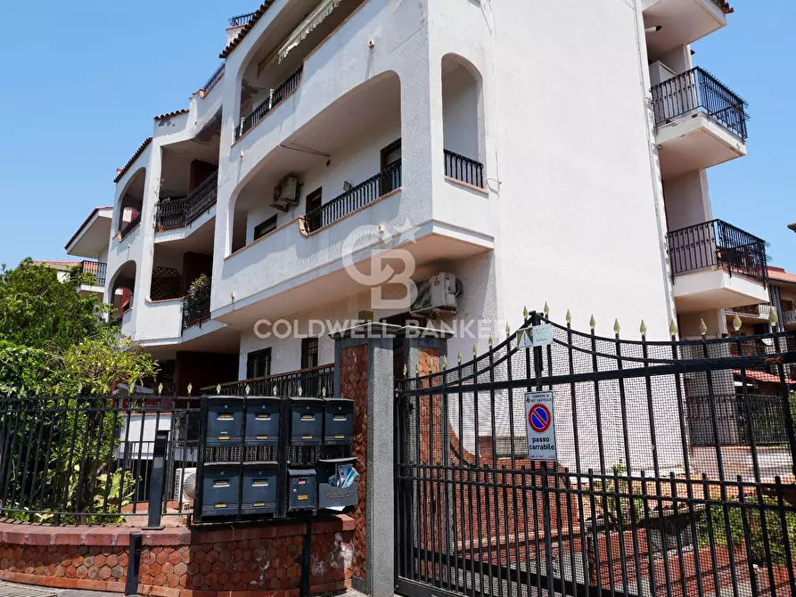Immagine 3 di Appartamento in vendita  in Via Mollica 51 a Aci Castello