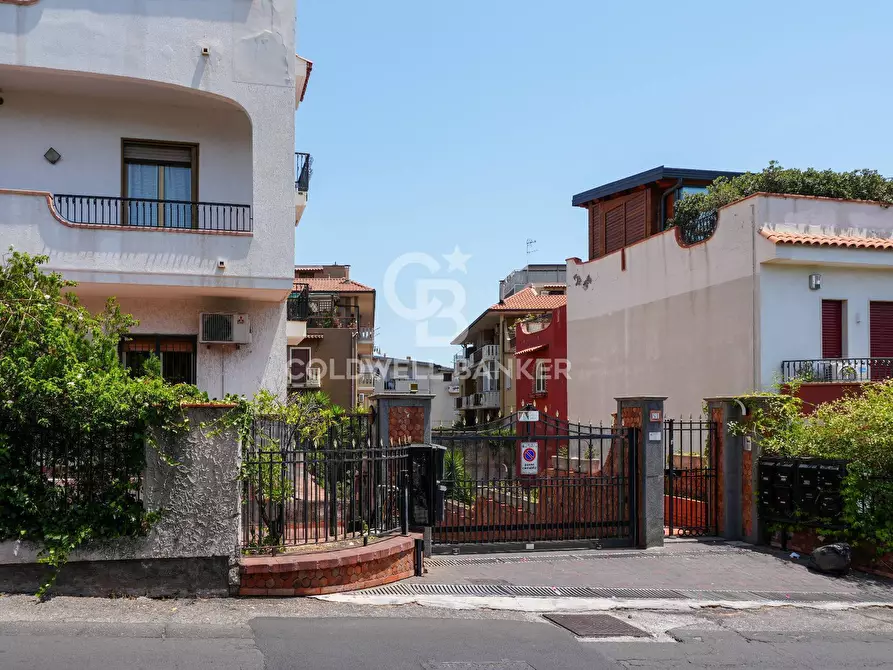 Immagine 4 di Appartamento in vendita  in Via Mollica 51 a Aci Castello