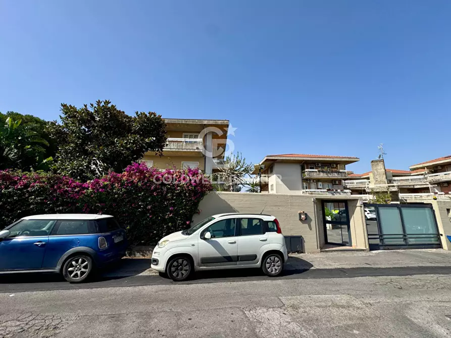 Immagine 2 di Appartamento in vendita  in Via Vampolieri 50 a Aci Castello